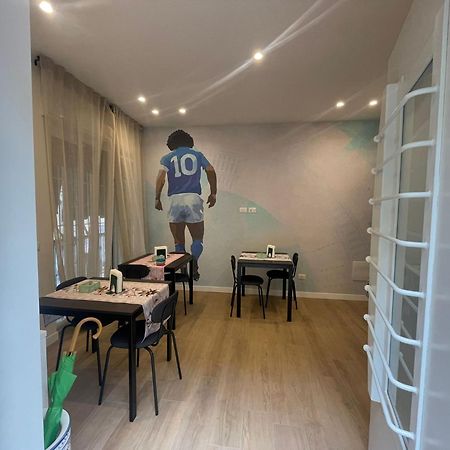 Готель La Casa Di Ily Неаполь Екстер'єр фото